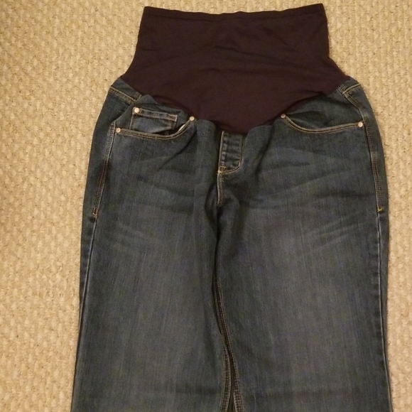 Old Navy Maternity Jeans - Picture 3 of 8